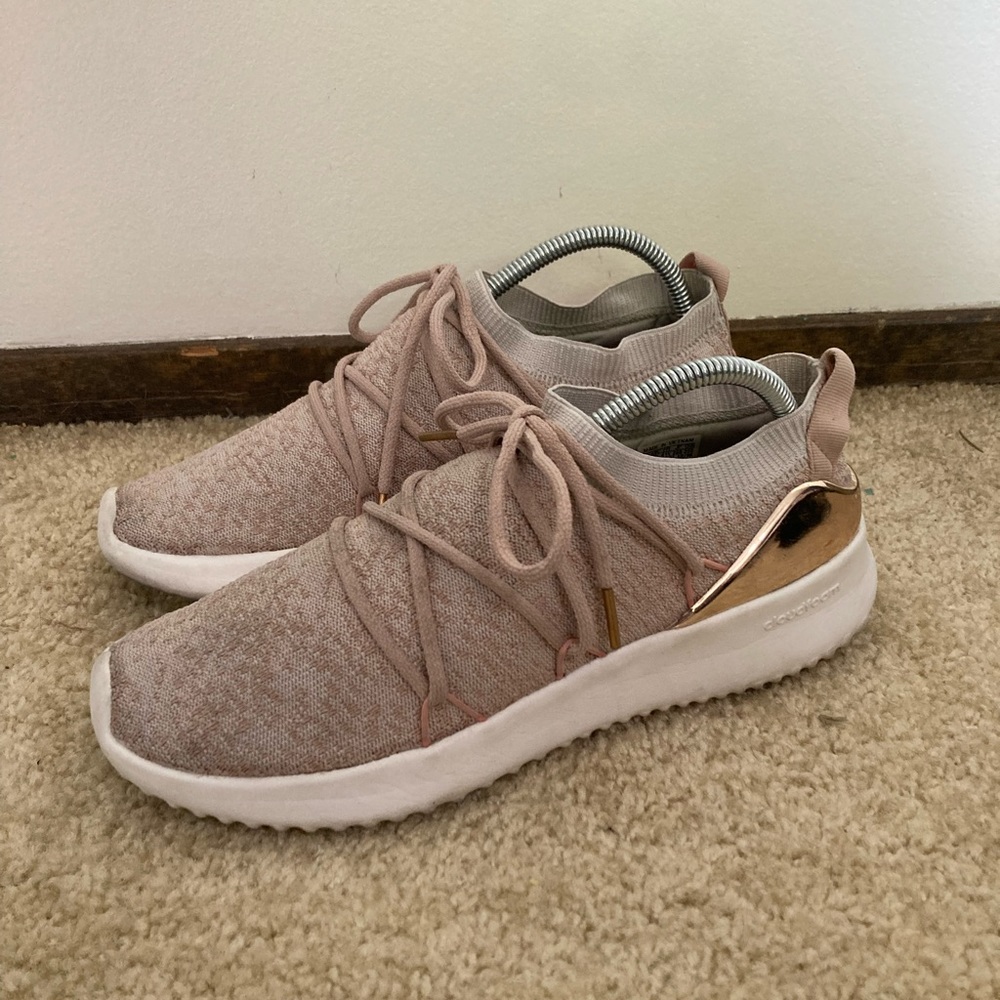 Adidas Ultimamotion. Women’s size 9.